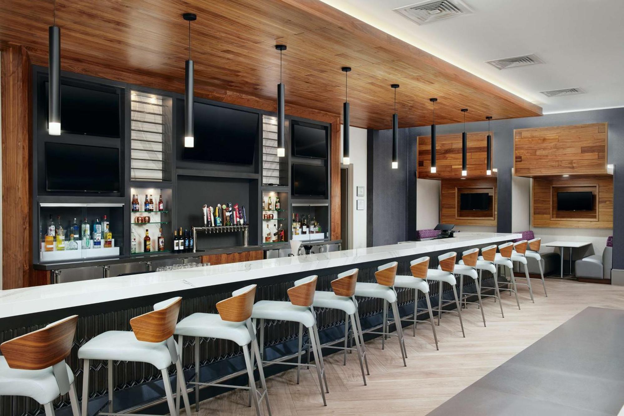 Embassy Suites By Hilton Atlanta Airport North Hapeville Экстерьер фото