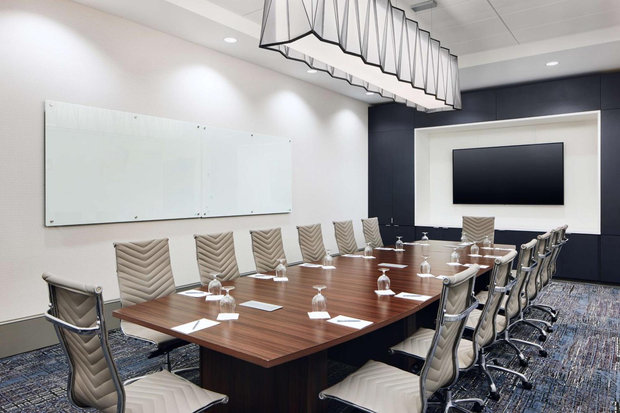 Embassy Suites By Hilton Atlanta Airport North Hapeville Экстерьер фото