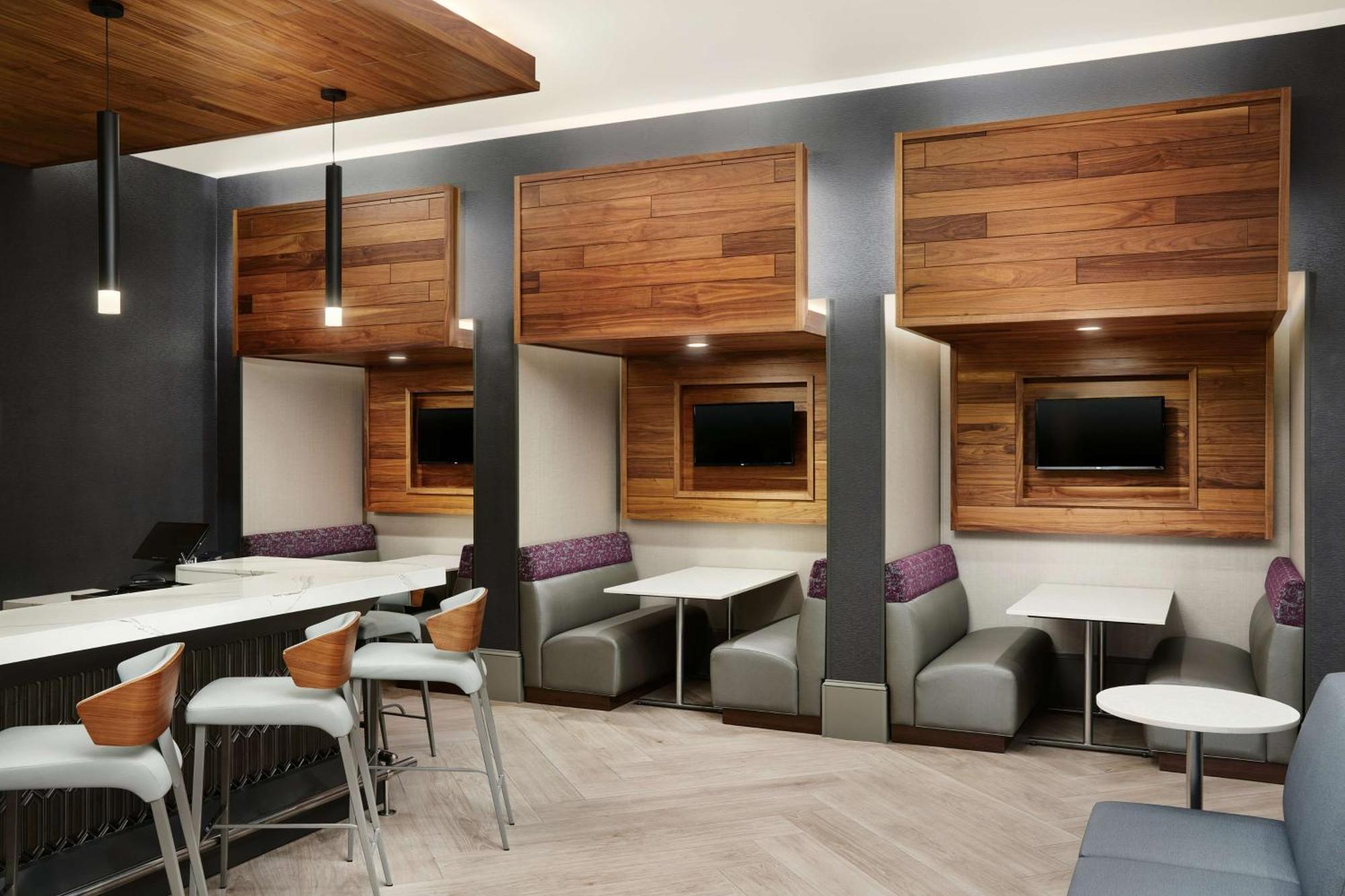 Embassy Suites By Hilton Atlanta Airport North Hapeville Экстерьер фото